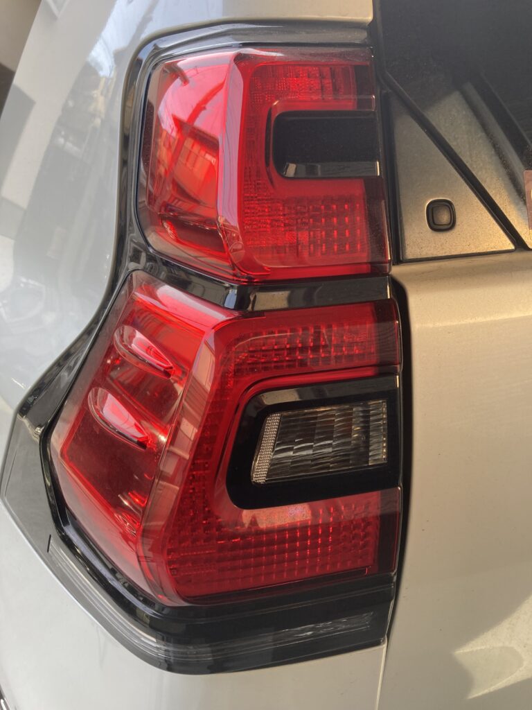 後ろのランプ