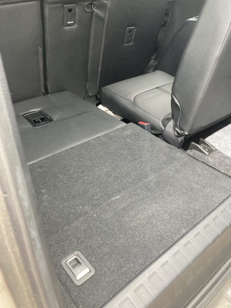 半分倒したシート